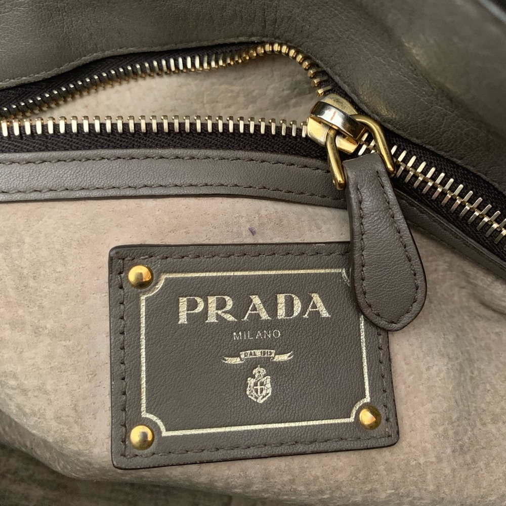 🐨PRADA🐨 - Picture 6 of 8